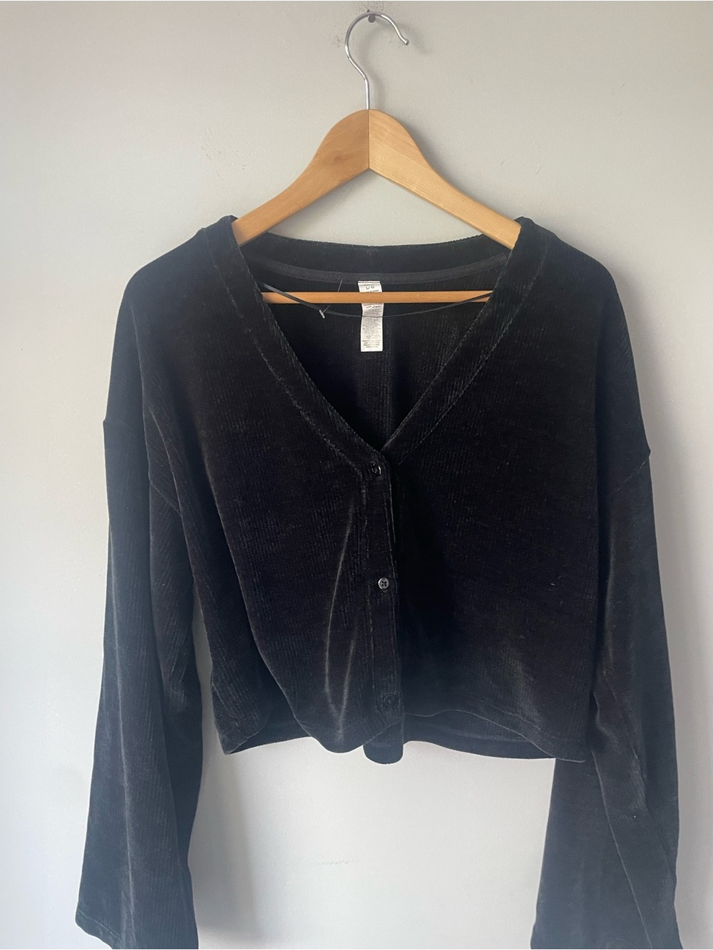 ALO Chenille Yoga Black Cropped Cardigan Wide-Leg Set - Picture 3 of 8